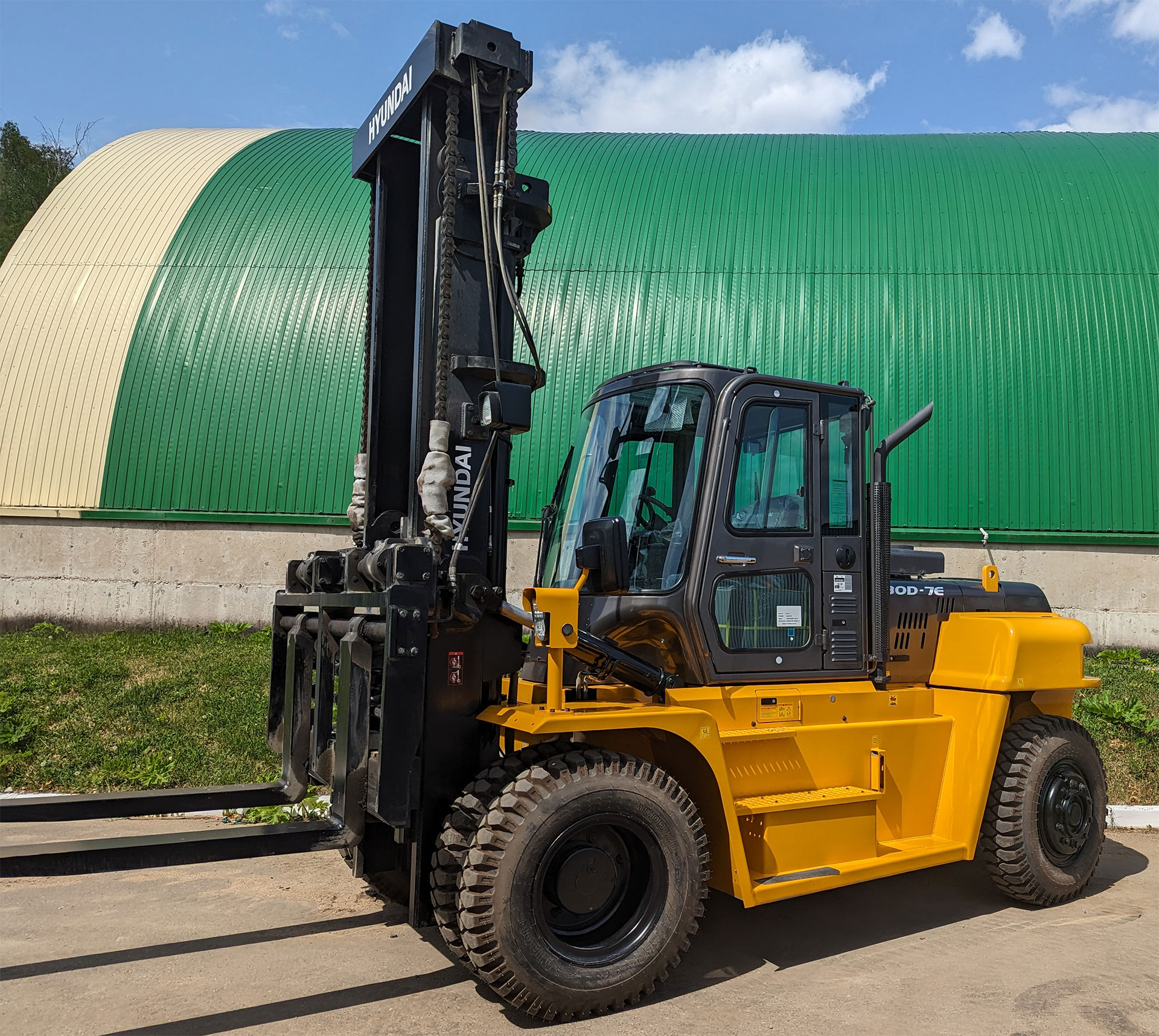 Дизельный вилочный погрузчик Hyundai 130D-7E